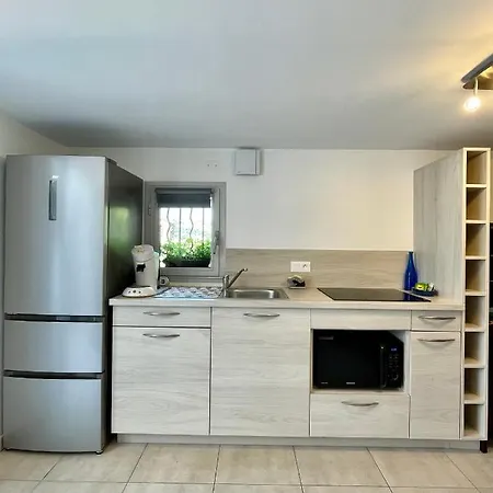 Lägenhet Studio Classe 3 Etoiles De 36 M2, Independant Dans Avec Piscine